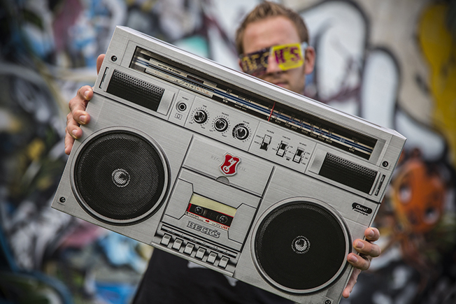 ¿Qué se esconde dentro de esta radio?